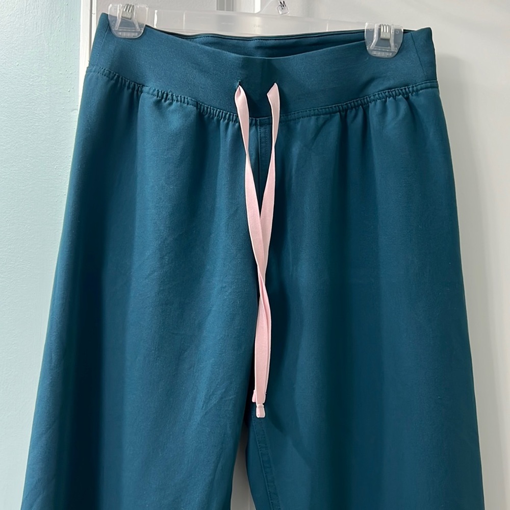 Womens Figs scrub pants